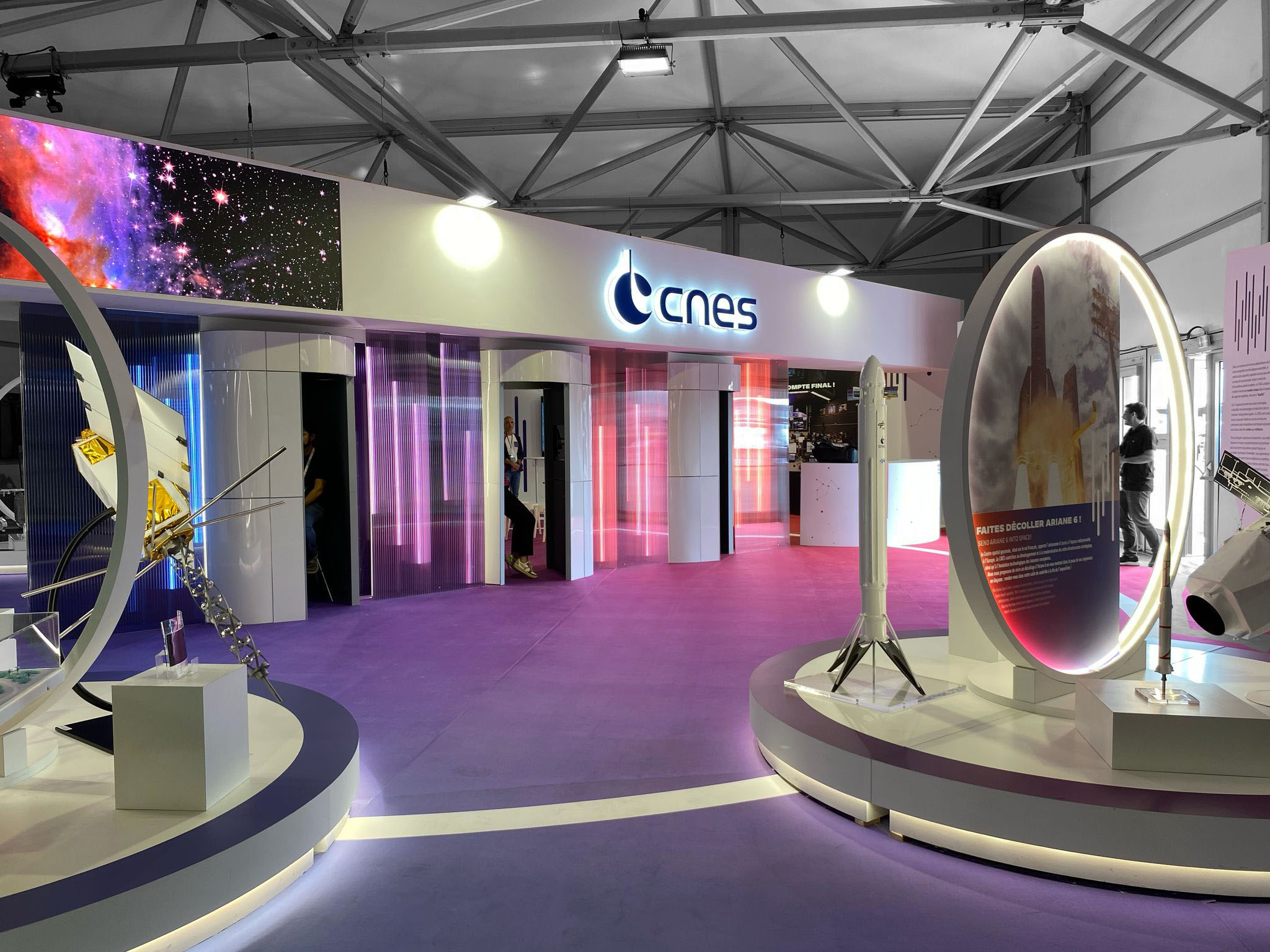 STAND CNES