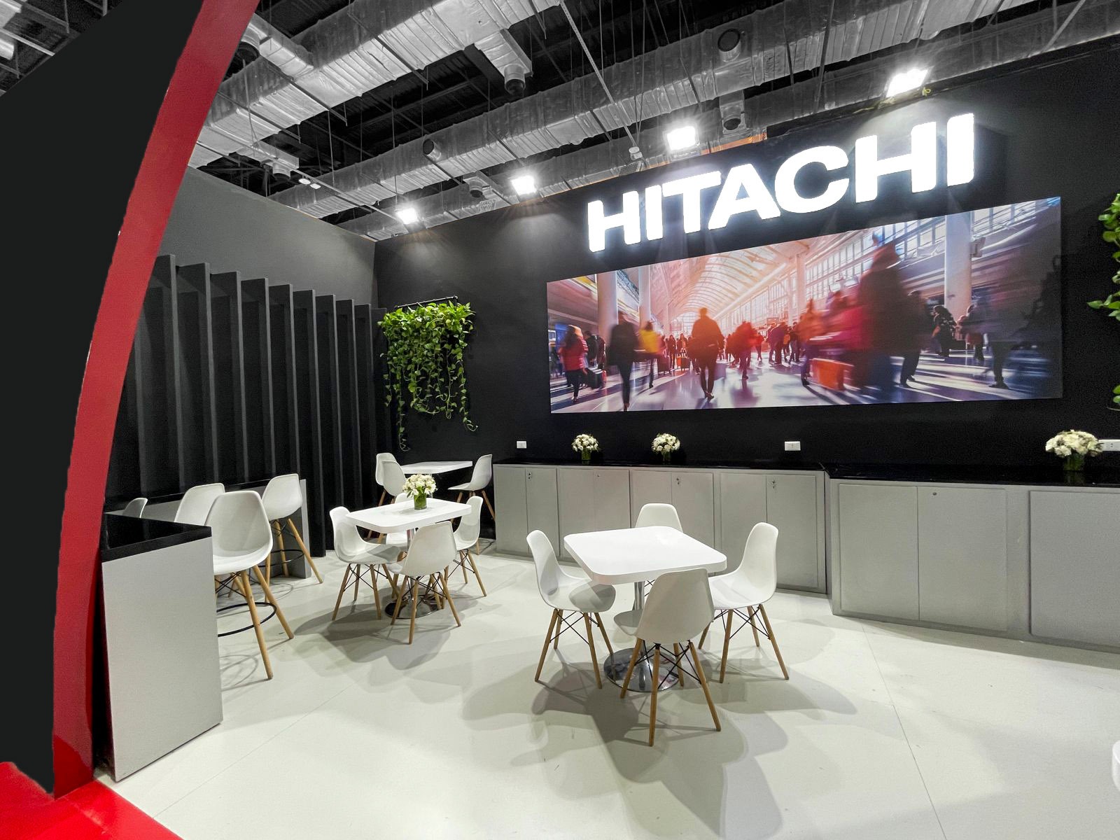 HITACHI